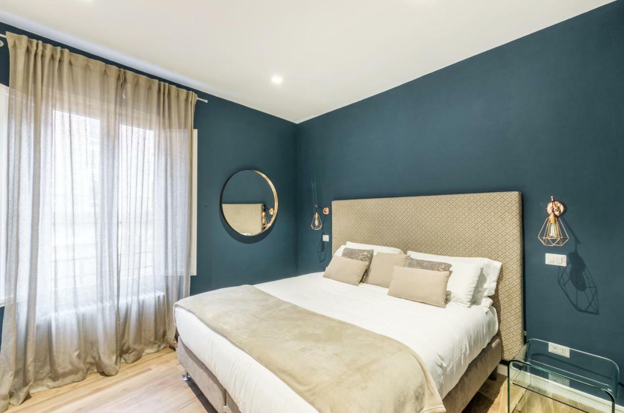 Lovely Rome Apartments - Historic City Center ภายนอก รูปภาพ