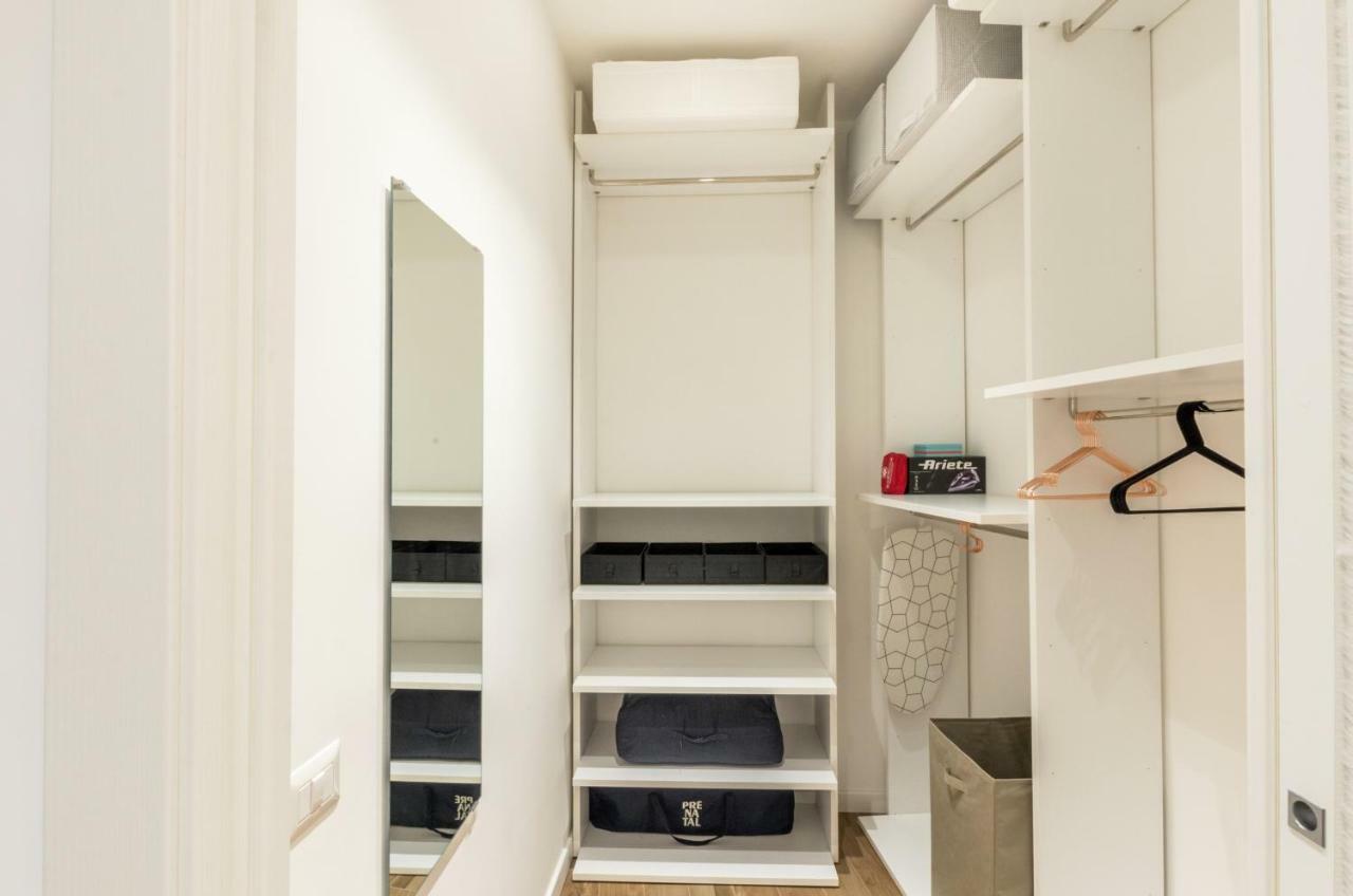 Lovely Rome Apartments - Historic City Center ภายนอก รูปภาพ