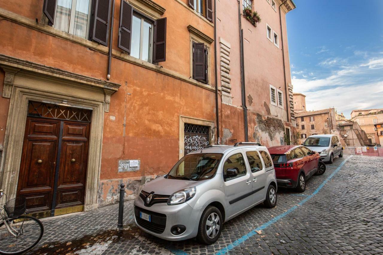 Lovely Rome Apartments - Historic City Center ภายนอก รูปภาพ