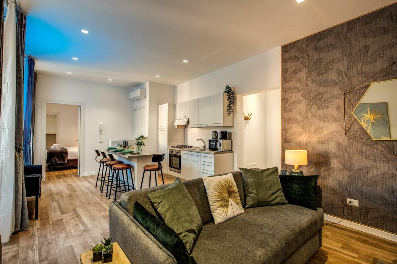 Lovely Rome Apartments - Historic City Center ภายนอก รูปภาพ