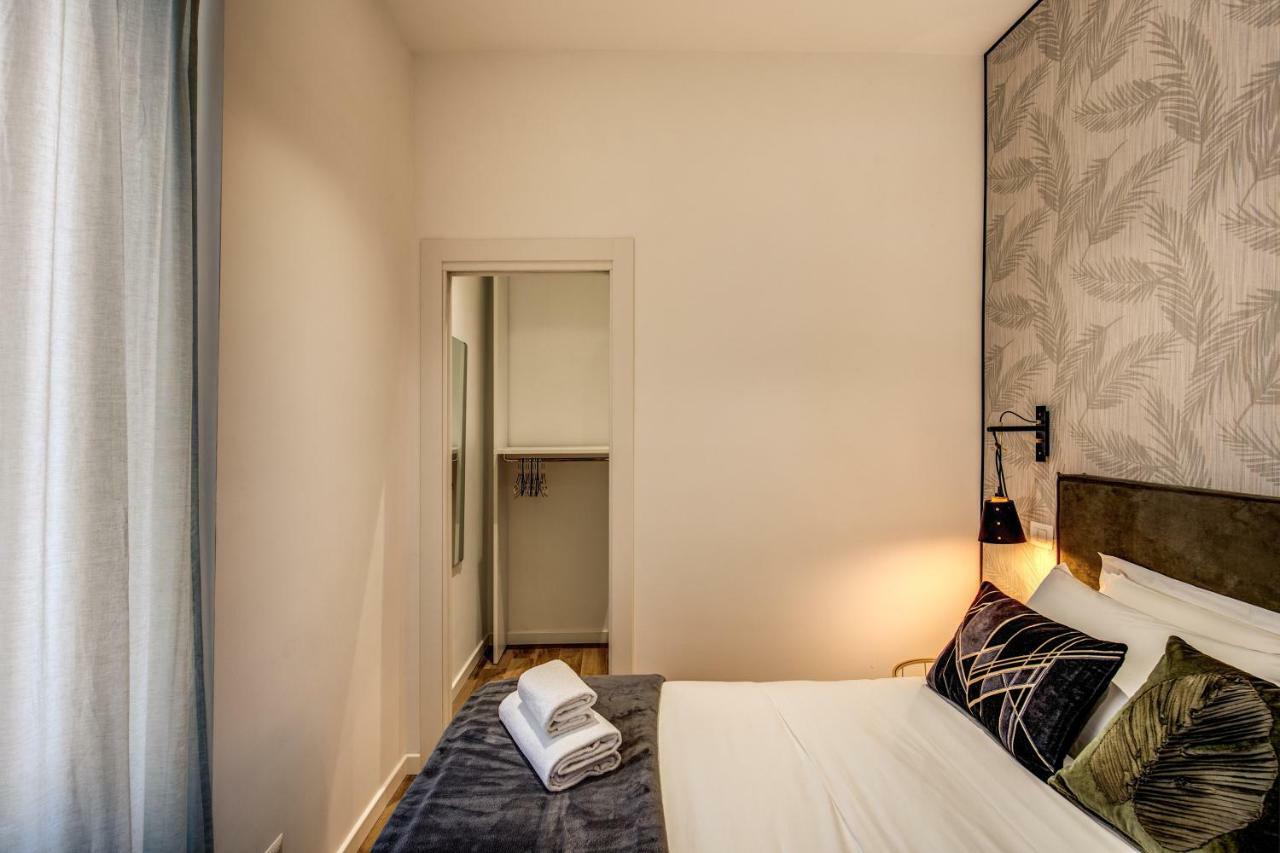 Lovely Rome Apartments - Historic City Center ภายนอก รูปภาพ