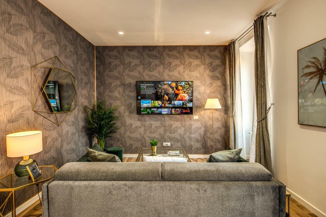 Lovely Rome Apartments - Historic City Center ภายนอก รูปภาพ