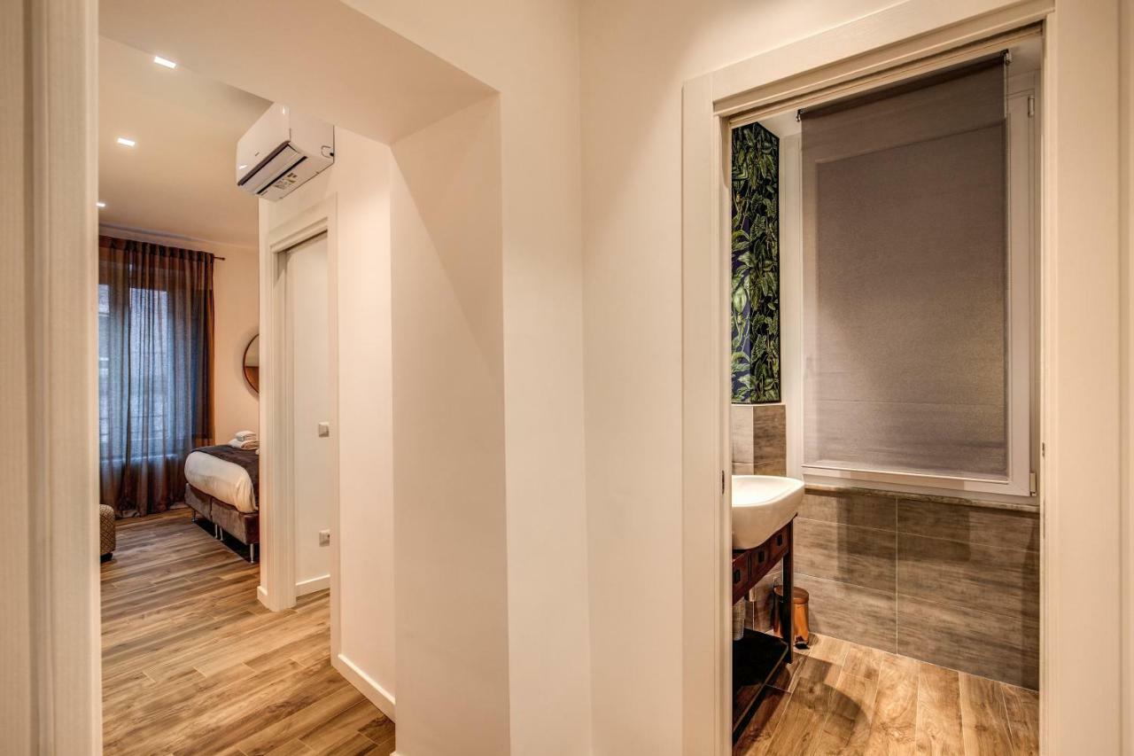 Lovely Rome Apartments - Historic City Center ภายนอก รูปภาพ