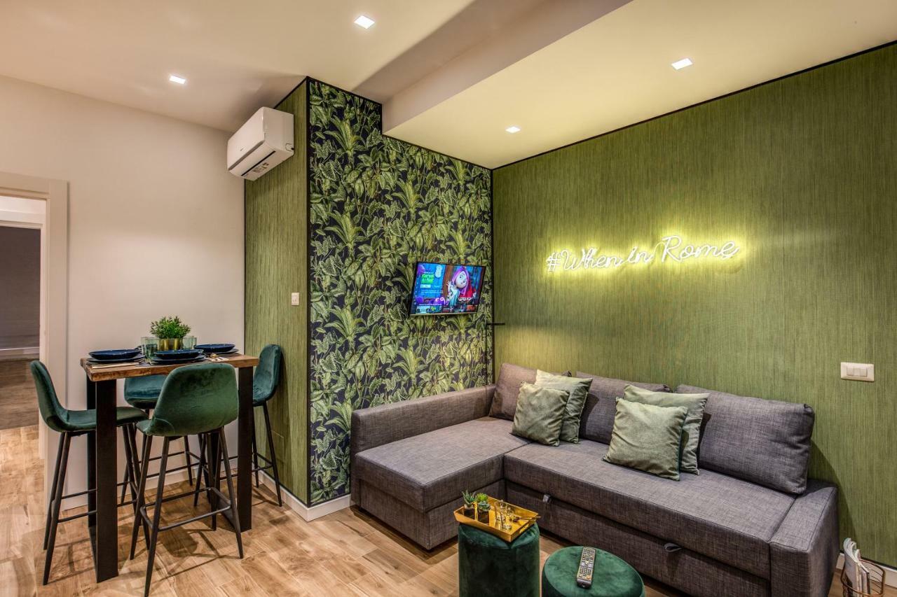 Lovely Rome Apartments - Historic City Center ภายนอก รูปภาพ